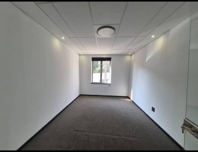 1,065M² OFFICE TO LET IN SANDTON CENTRAL